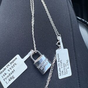 Tiffany lock and chain in 18 karat White Gold japan
